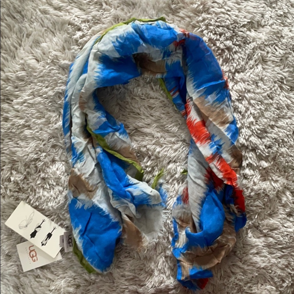 NWT Ugg brand piper scarf